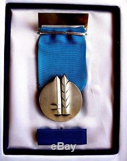 Israel Idf Genuine Medal-distinguished Service, Glorified Blue Velvet Case, Ribbon