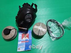 Israeli civilian gas mask (one size) with drinking straw and 2 pcs NBC filter