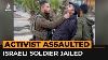 Israeli Soldier Assaults Palestinien Activiste En Pleine Vue De La Caméra Al Jazeera Newsfeed