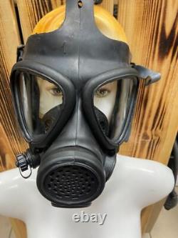 Masque à gaz adulte de l'armée israélienne IDF (2010) M-15 avec filtre dans sa boîte d'origine.