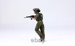 Précommande : Équipe de l'IDF israélienne en combat (03 soldats) Modèle 135 Pro construit